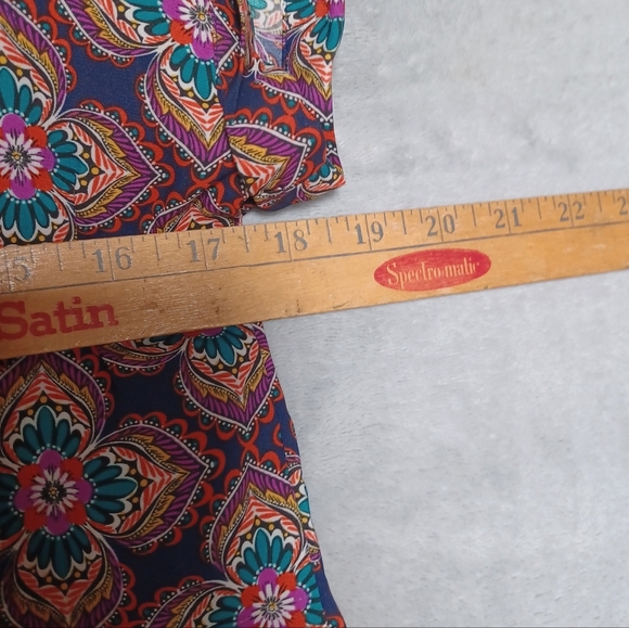 Express Womens Floral Mandala Zip Front V-Neck Blouse Size Small Boho Purple Top - Picture 7 of 10